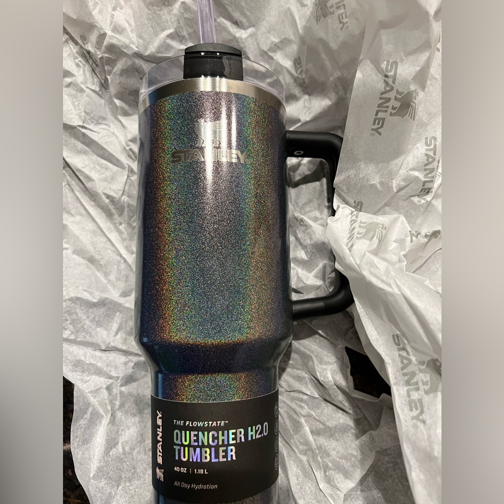 THE MIDNIGHT GLITZ QUENCHER H2.0 FLOWSTATE™ TUMBLER | 40 OZ